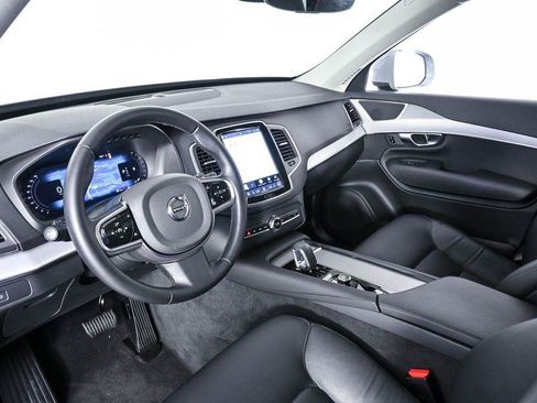 Certified 2025 Volvo XC90 B5 Core AWD/4WD image 6