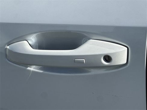 Used 2025 Nissan Murano SV image 32