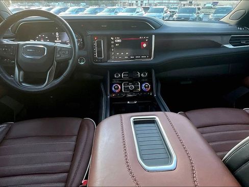 Used 2023 GMC Yukon Denali Ultimate image 15