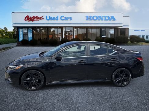 Used 2020 Nissan Sentra SR w/ Premium Package FWD image 2