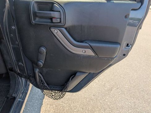 Used 2018 Jeep Wrangler Unlimited Sport w/ Connectivity Group AWD/4WD image 25