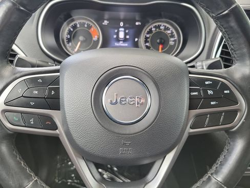Used 2019 Jeep Cherokee Limited AWD/4WD image 33