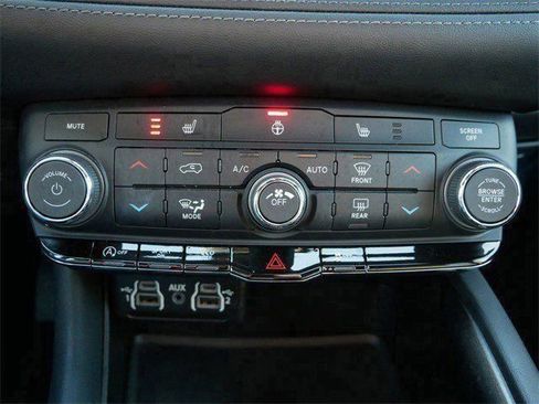 Used 2024 Dodge Durango SXT image 21