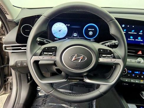 Used 2023 Hyundai Elantra SEL w/ Convenience Package FWD image 13