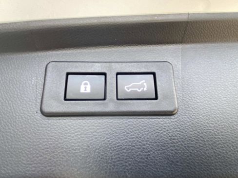 Used 2021 Subaru Outback Premium image 9