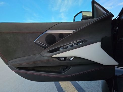 Used 2023 Chevrolet Corvette Stingray Premium Conv w/ Z51 Performance Package image 23