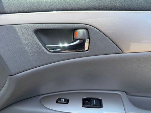 Used 2006 Toyota Avalon XL FWD image 18