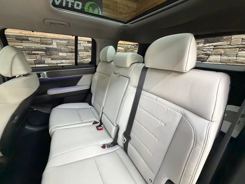 Used 2025 Hyundai Santa Fe Limited image 30