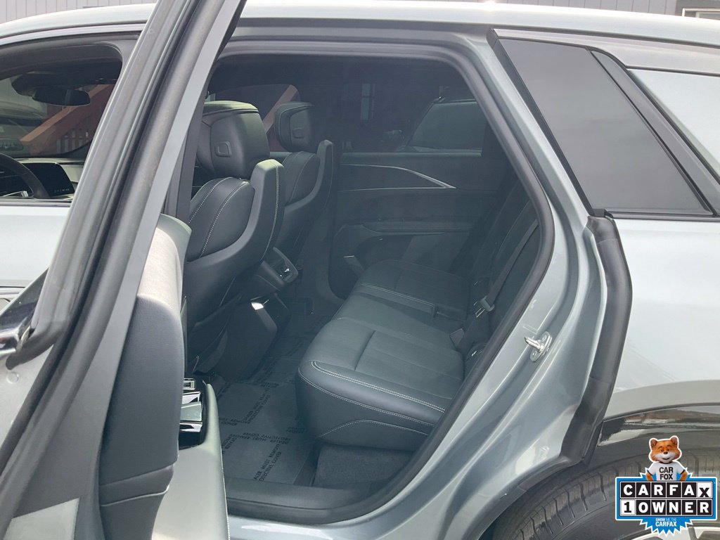 Used 2024 Cadillac Lyriq Sport RWD image 7