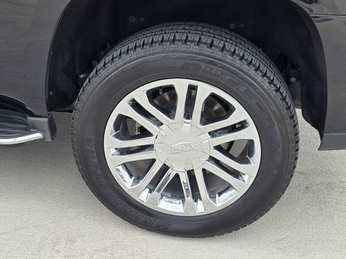 Used 2019 Cadillac Escalade 2WD image 34