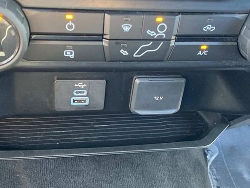 Used 2025 Ford F250 XLT image 30