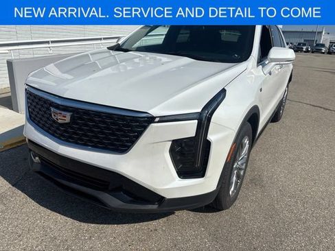 Used 2024 Cadillac XT4 Premium Luxury w/ Cold Weather Package AWD/4WD image 2