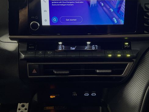 Used 2025 Toyota Camry SE w/ Convenience Package image 26