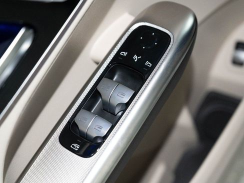 New 2027 Mercedes-Benz GLC 300 4MATIC image 23