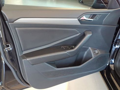 Used 2024 Volkswagen Jetta Sport image 10