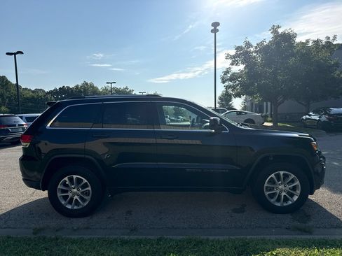 Used 2021 Jeep Grand Cherokee Laredo X AWD/4WD image 4