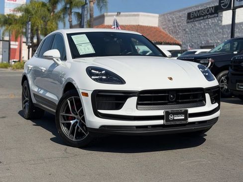 Used 2023 Porsche Macan S AWD/4WD image 2