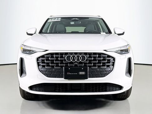 Certified 2025 Audi Q5 2.0T Premium Plus w/ Premium Plus image 2