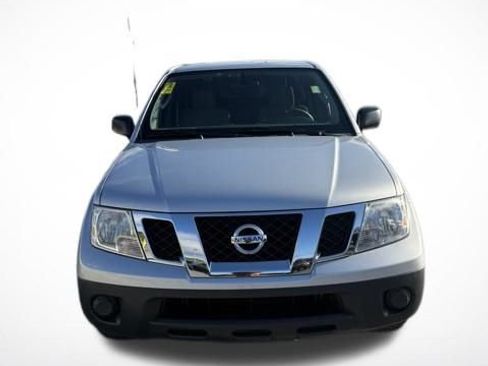 Used 2011 Nissan Frontier S w/ S Preferred Pkg image 2