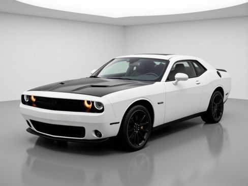 Used 2016 Dodge Challenger R/T Plus image 7