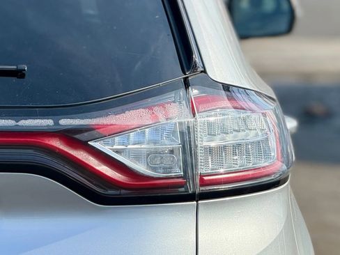 Used 2017 Ford Edge Titanium w/ Equipment Group 301A image 5