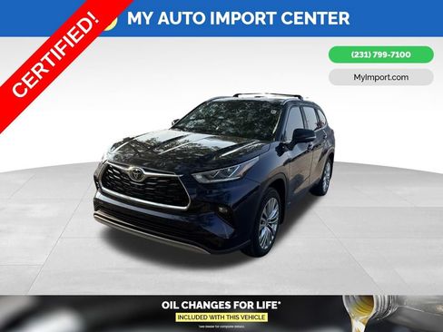 Certified 2025 Toyota Highlander Platinum AWD/4WD image 3