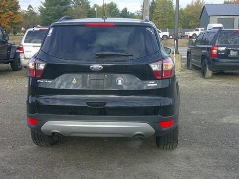 Used 2018 Ford Escape SE FWD image 4