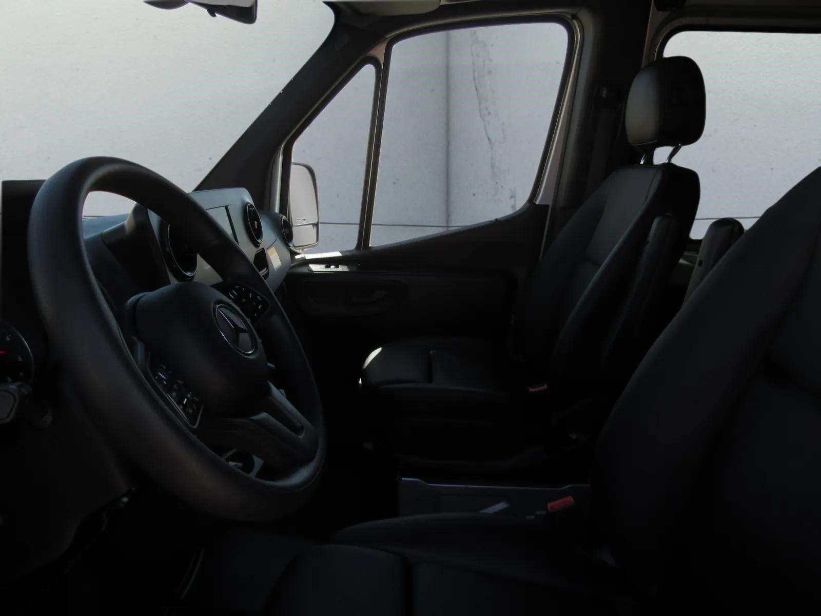 Used 2024 Mercedes-Benz Sprinter 2500 image 15