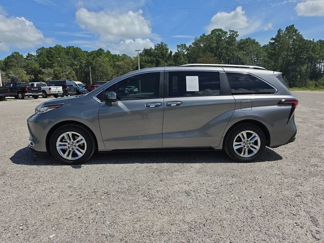 Used 2026 Toyota Sienna Limited FWD image 6