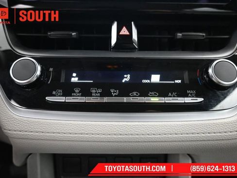 Used 2024 Toyota Corolla Cross L AWD/4WD image 18