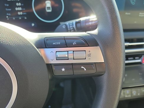 Used 2025 Hyundai Santa Cruz SEL FWD image 19