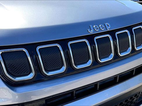 Used 2022 Jeep Compass Limited AWD/4WD image 28