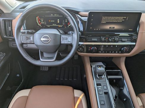 New 2026 Nissan Pathfinder Platinum image 9