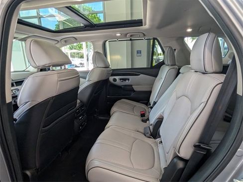Used 2023 Honda Pilot Elite image 7
