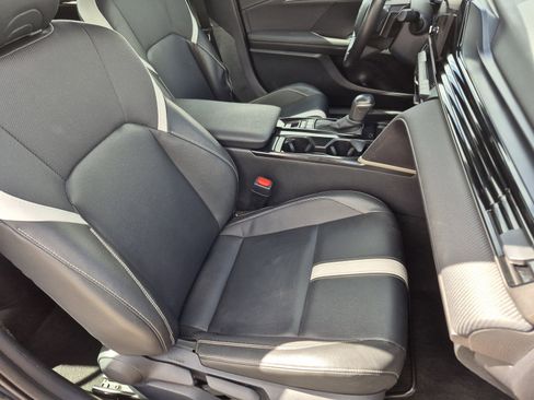 Used 2025 Toyota Camry SE image 23