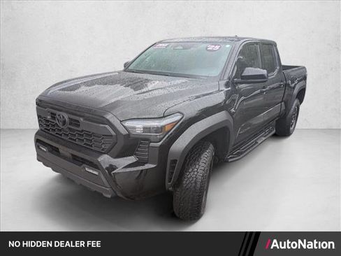 Used 2025 Toyota Tacoma TRD Off-Road AWD/4WD image 1