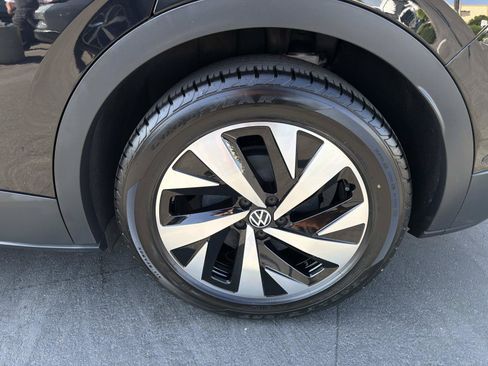 Certified 2023 Volkswagen ID.4 Pro RWD image 6
