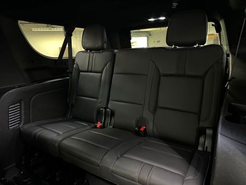 Used 2023 Chevrolet Suburban RST image 14