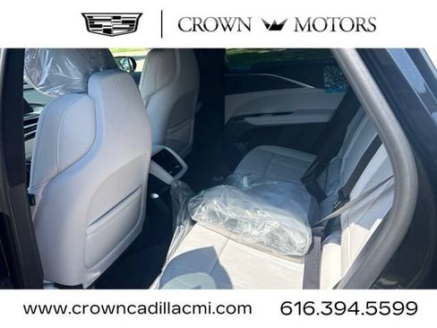 New 2026 Cadillac Lyriq Luxury AWD/4WD image 14