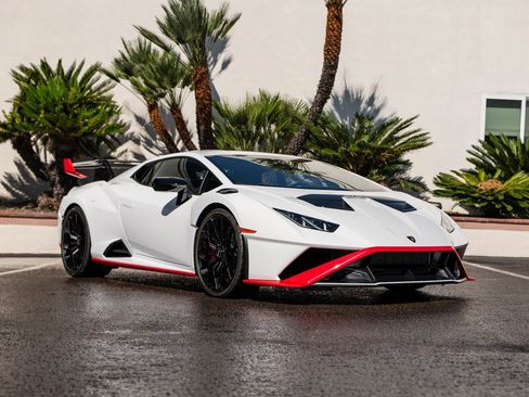 Used 2024 Lamborghini Huracan STO image 11
