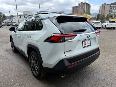 Certified 2023 Toyota RAV4 XLE Premium AWD/4WD image 5