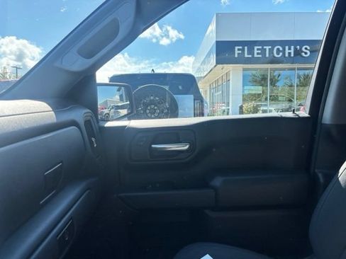 Used 2019 Chevrolet Silverado 1500 Custom w/ Custom Value Package AWD/4WD image 11