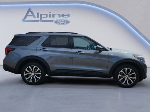 Certified 2025 Ford Explorer ST-Line image 6
