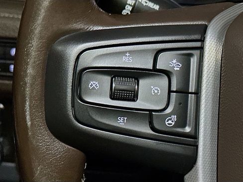 Used 2022 GMC Yukon XL Denali AWD/4WD image 32