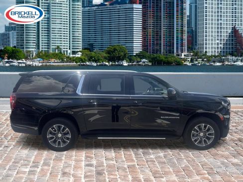 Used 2024 Chevrolet Suburban LT RWD image 5
