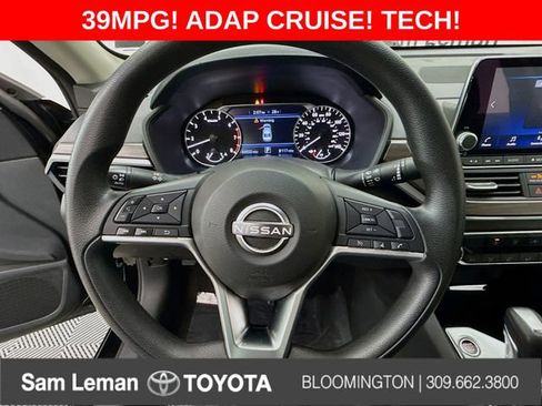 Used 2024 Nissan Altima 2.5 SV image 11