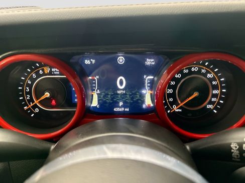 Used 2021 Jeep Wrangler Unlimited Sahara AWD/4WD image 33