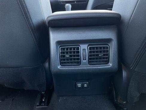 Used 2025 Toyota Camry SE image 18