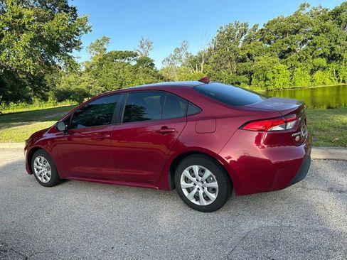 Used 2023 Toyota Corolla LE FWD image 4