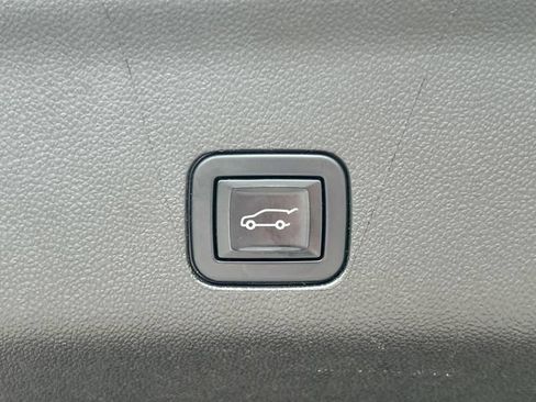 Used 2022 GMC Yukon XL Denali AWD/4WD image 27